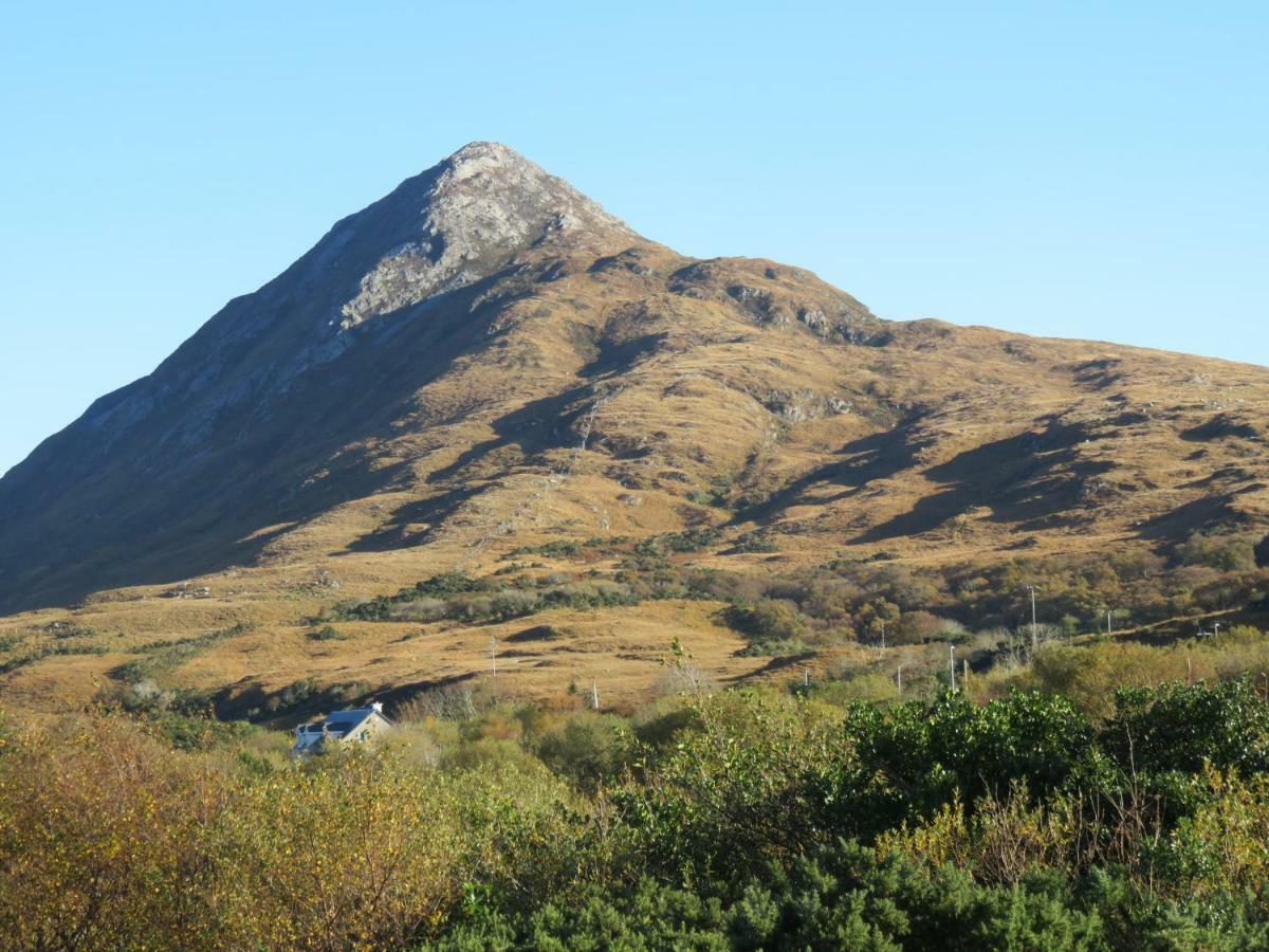 Letterfrack Farm Cottage In Village On A Farm Beside Connemara National Park Εξωτερικό φωτογραφία